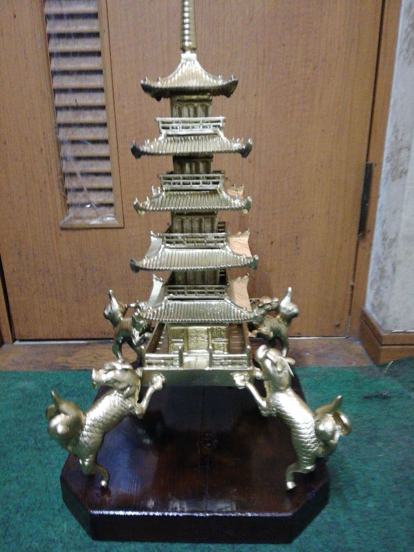 五重塔、金属製、AuP、高さ52cm、架台付き