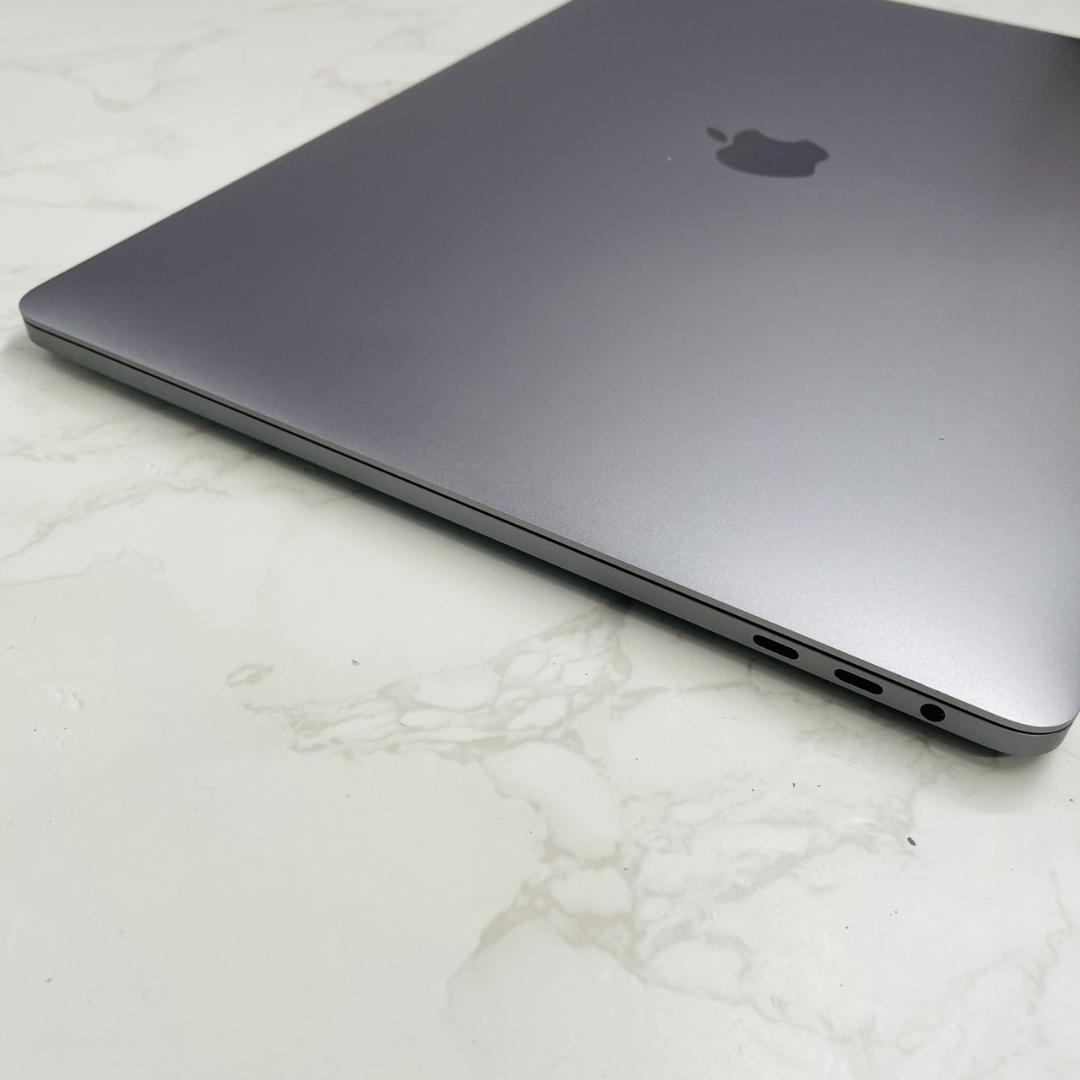 MacBook Pro 2018 15インチ i7 16GB 512GB