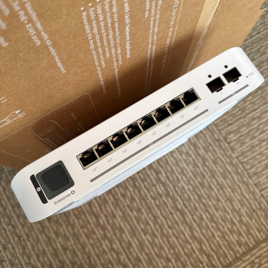 UniFi Enterprise 8 PoE / Ubiquiti ※おまけ付き