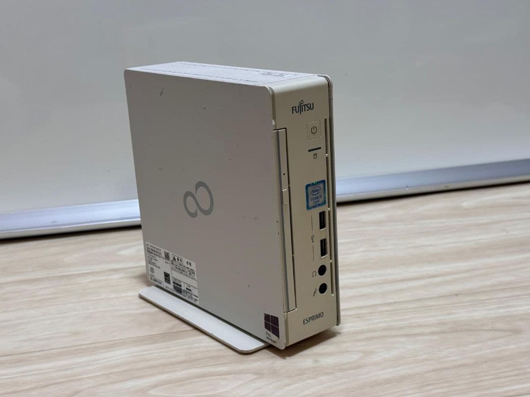 Fujitsu ESPRIMO スリムデスクトップPC Q556/M