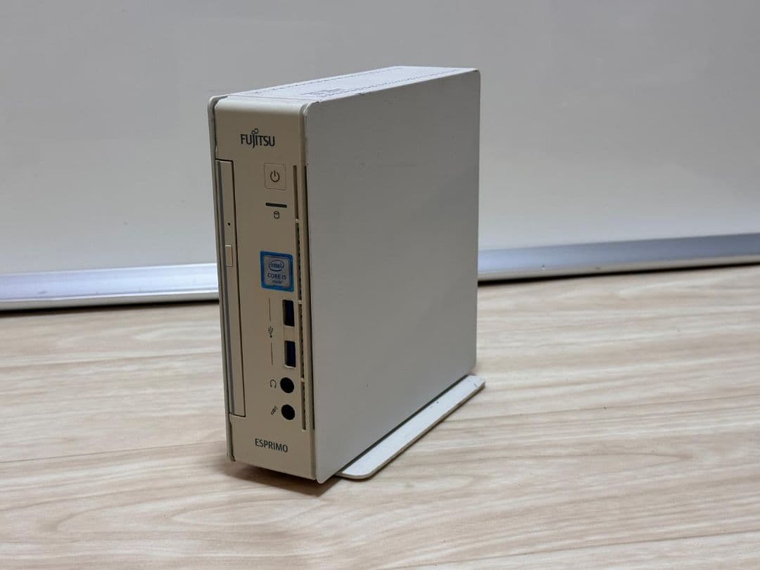 Fujitsu ESPRIMO スリムデスクトップPC Q556/M