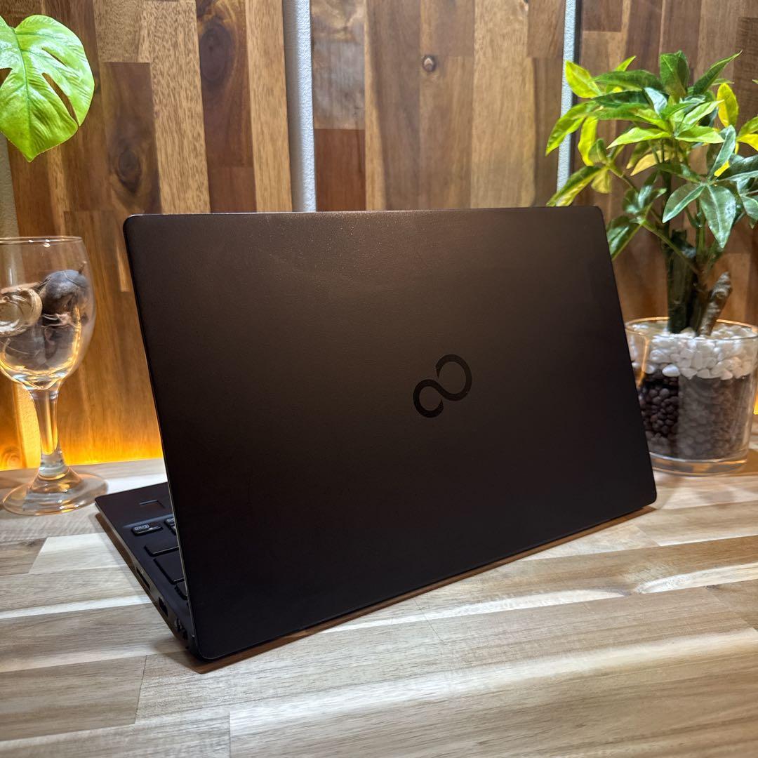 準美品‼️LIFEBOOK☘️最高峰i7☘第11世代☘️メモリ16GB☘ノートパソコン