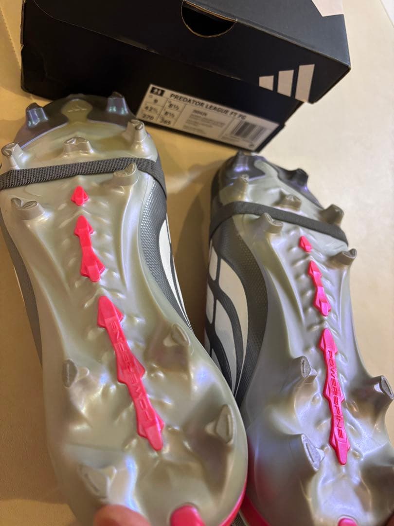 新品未使用　PREDATOR LEAGUE FT FG 27センチ　プレデター