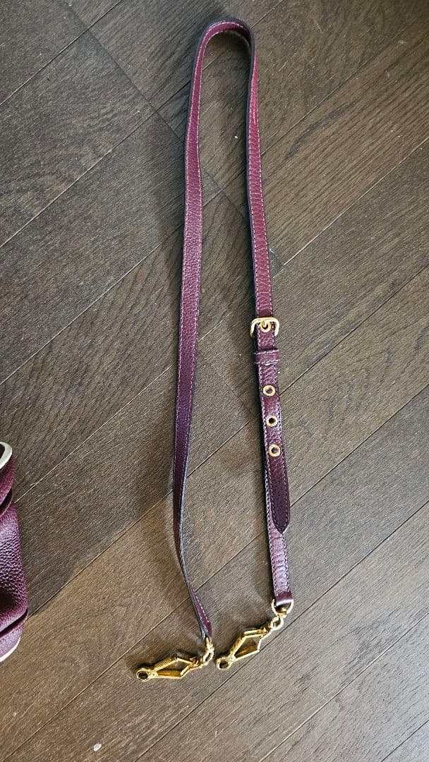 MIU MIU バーガンディ レザー ハンドバッグ