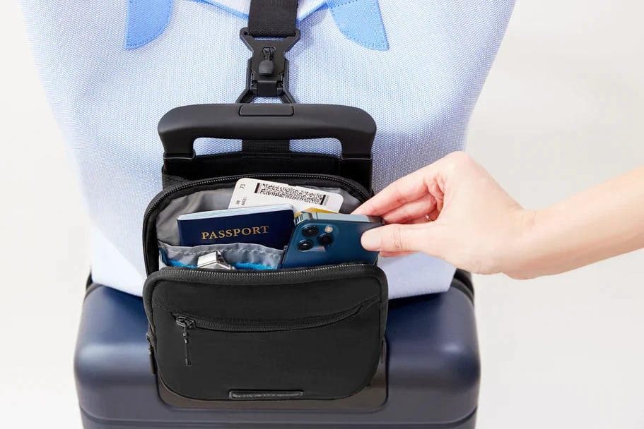 荷物をドッキングさせて移動を助ける。変身するオーガナイザーバッグ