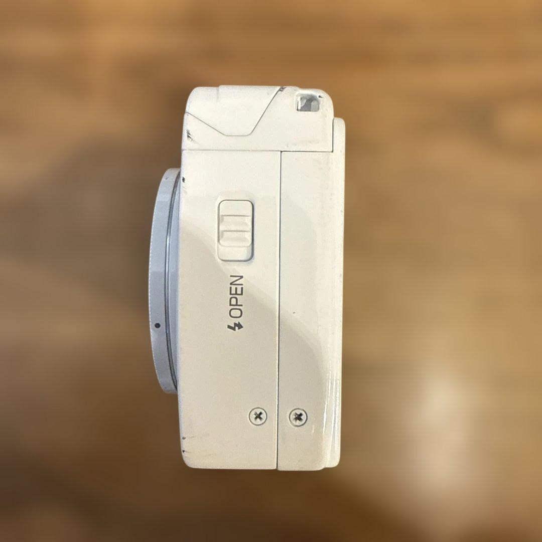 RICOH GR DIGITAL IV ホワイトエディション　デジタルカメラ