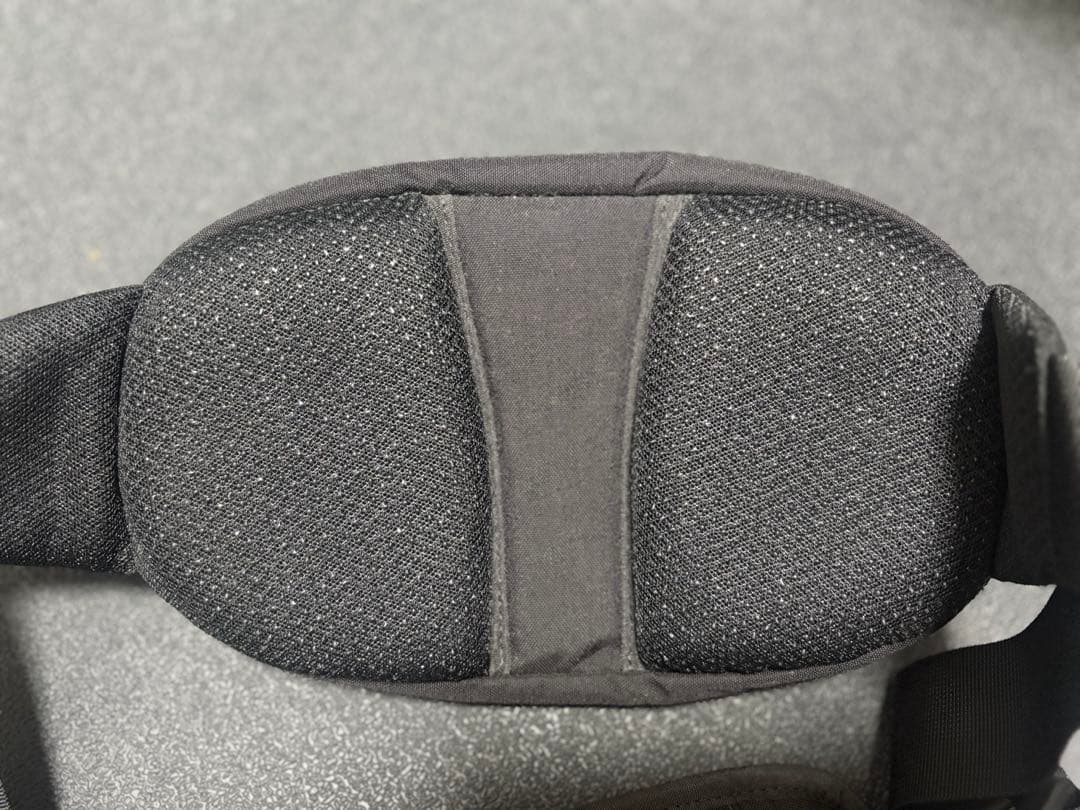 Hugoo ヒップシート　ブラック×ベージュ　ハグー