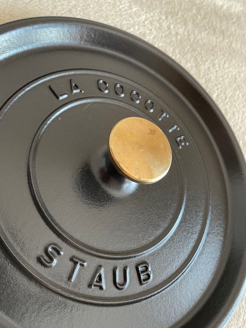 staub ストウブ　ココットラウンド　24cm 黒　ブラック