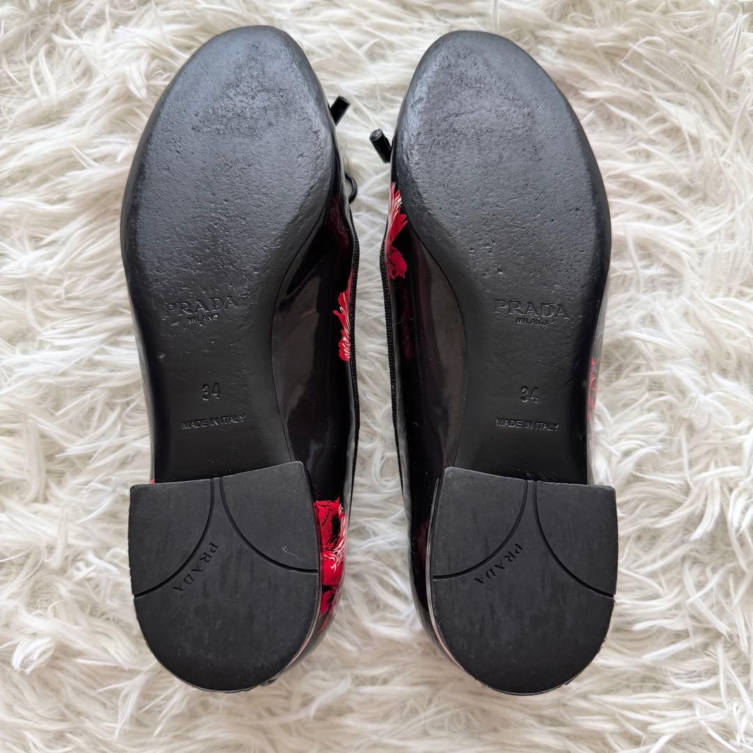 【プラダ】パンプス　エナメル　リボン　ゴールド金具 34　黒　赤　花柄　箱付