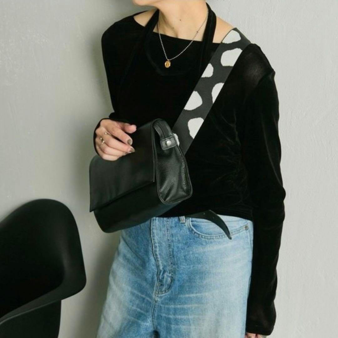 イアパピヨネ 柄ワイドテープショルダーバッグ　ダルメシアン ボディバッグ 黒