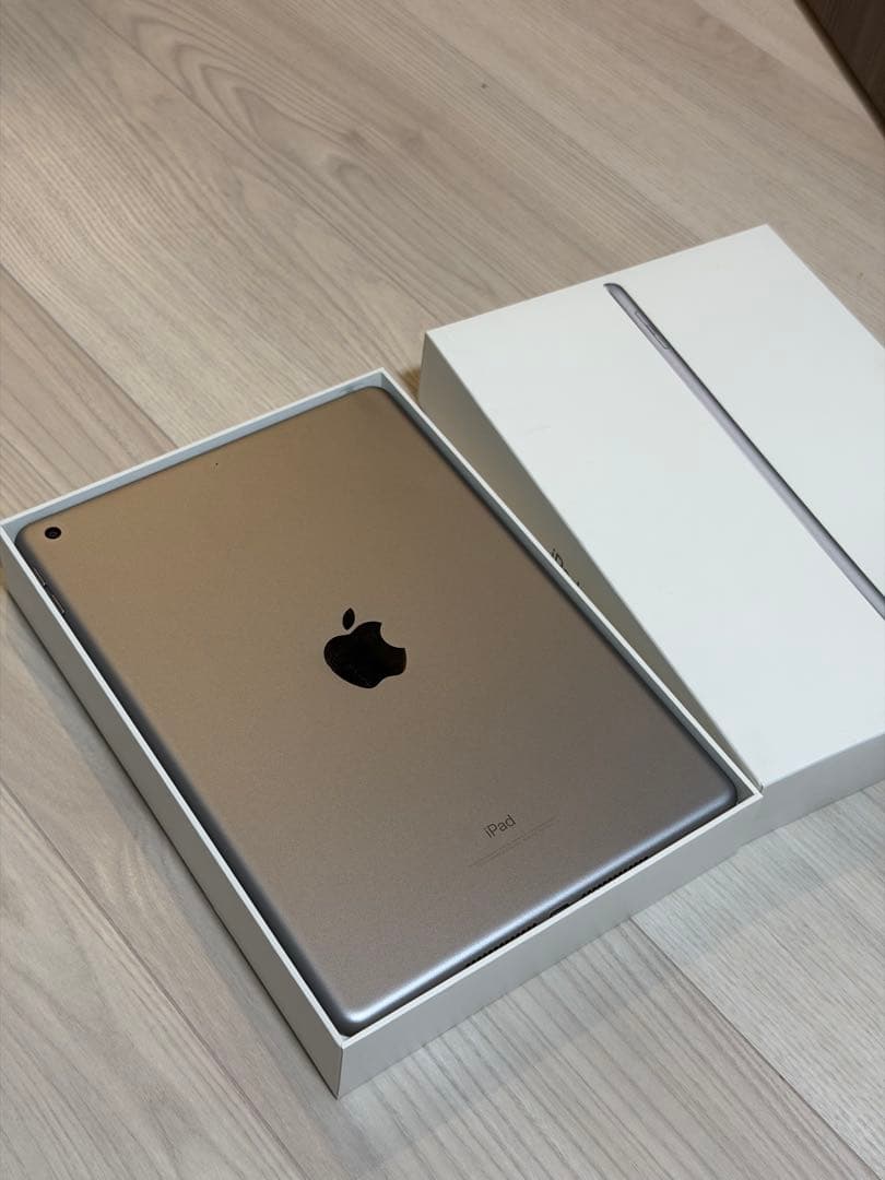 Apple iPad 第5世代 32GB スペースグレー