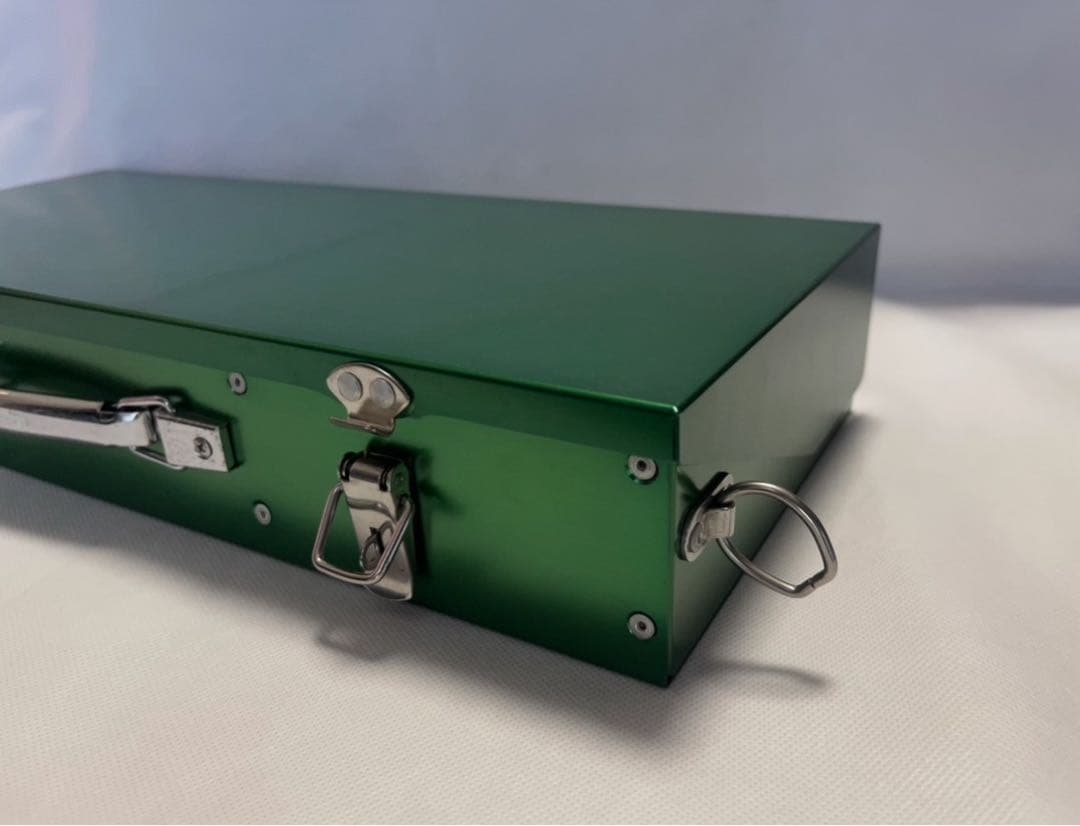 日本の部品屋 タックルBOXアルミ製 グリーン　トップウォーター