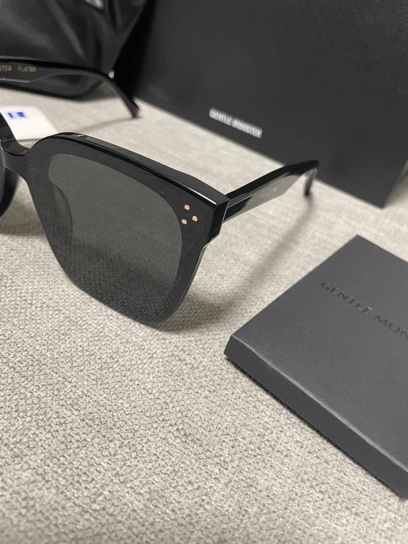 GENTLE MONSTER サングラス - Her 01