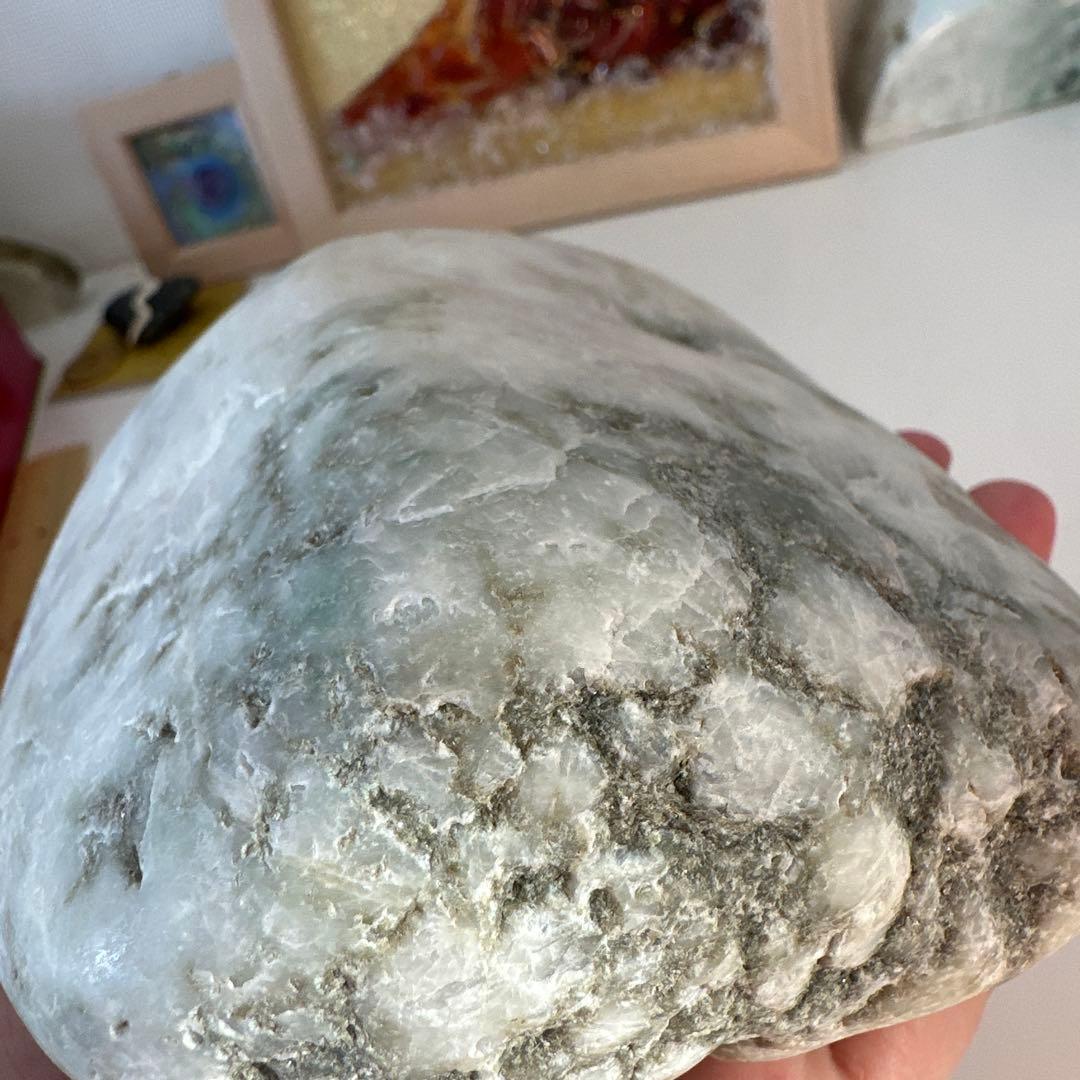 【特大】糸魚川翡翠　1508g！　うっすらラベと一部に翠　水石