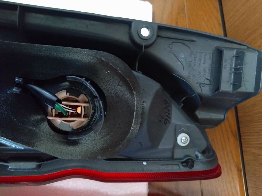 トヨタ　ハイエース　純正　テールランプ