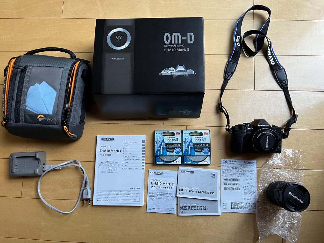オリンパスOM-D E-M10 MarkⅢ ダブルズーム【シャッター回数747】