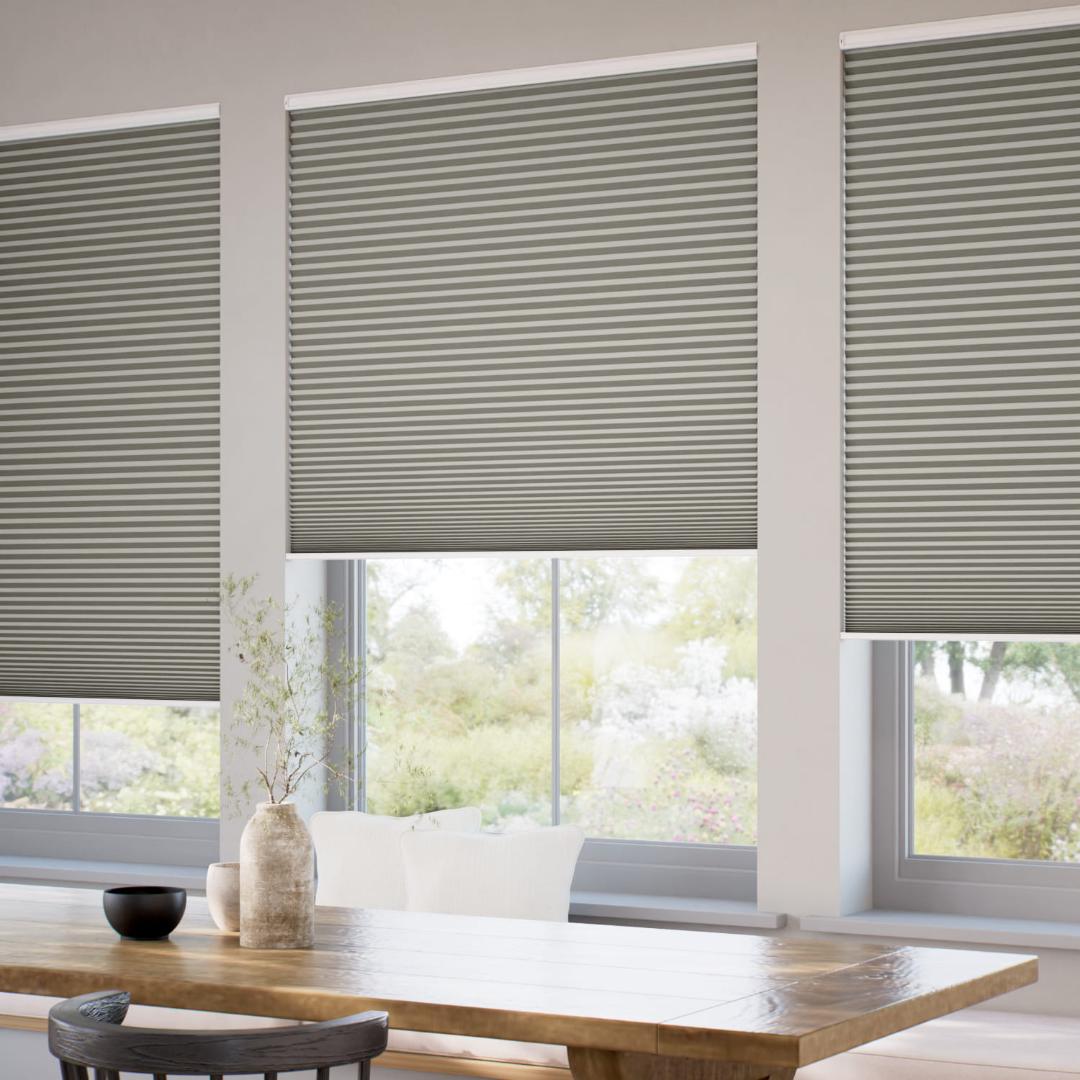 未使用　ハニカムシェード　グレージュ　106.5×177