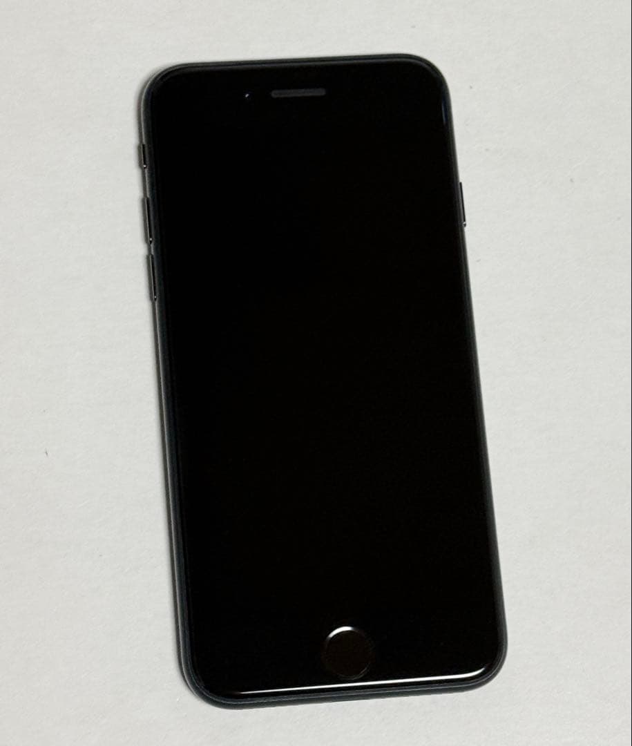 美品　2024年9月購入品　バッテリー100％　iPhone SE 3 64GB