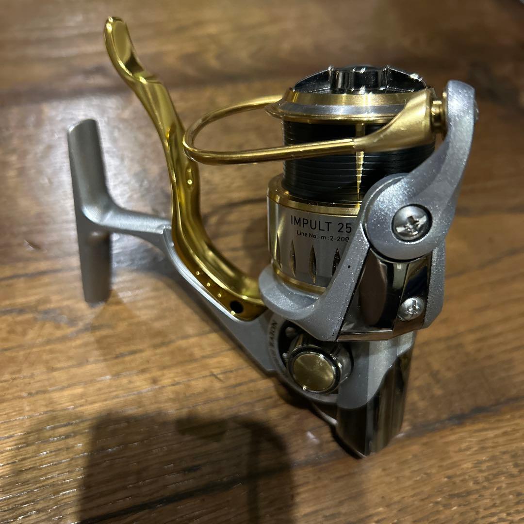 IMPULT 2500LBD スピニングリール　正月特価！！お値下げしました！