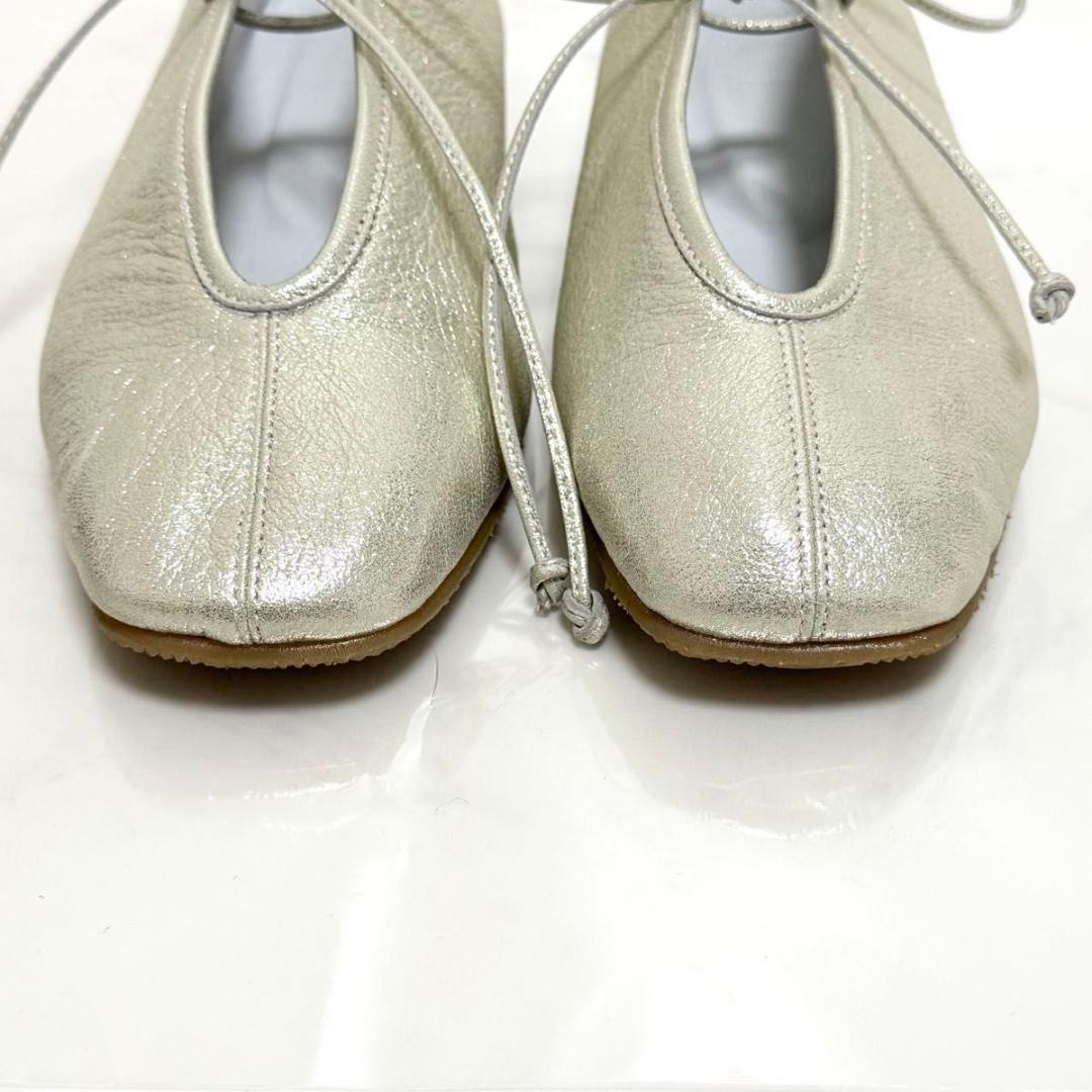 美品 SUI レースアップ バレエシューズ フラット シルバー 23 お呼ばれ