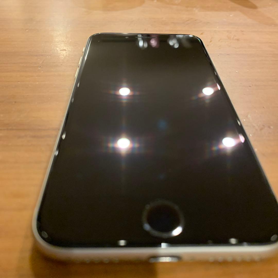 iPhone se 第3世代　スターライト　64ギガ