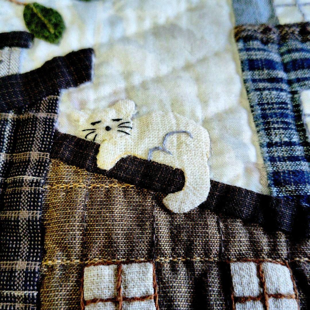 ハウスのパッチワークタペストリー【73】ミステリーキルト①③