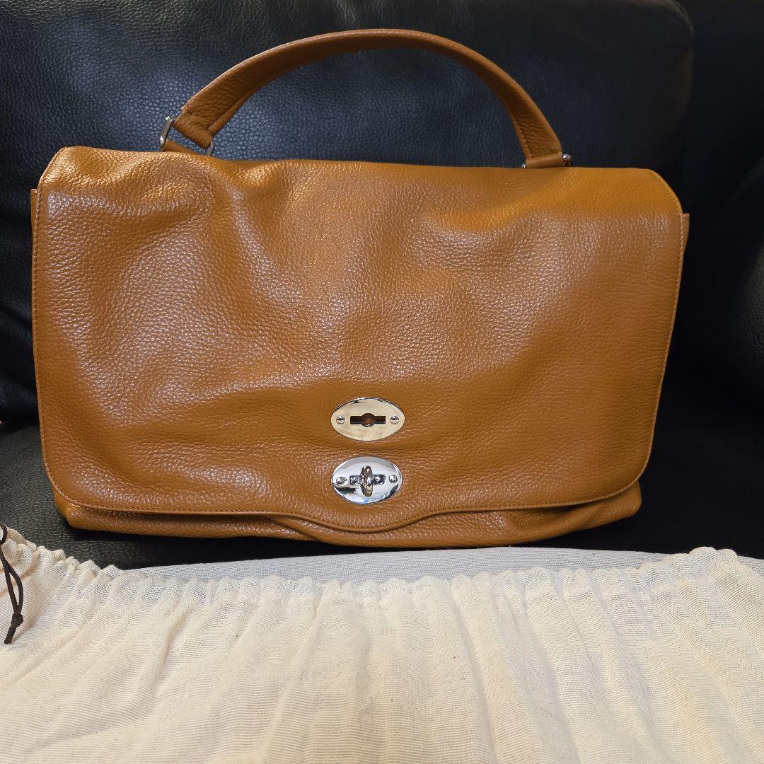 新品　ザネラート　ポスティーナL　キャメル　ショルダーバック