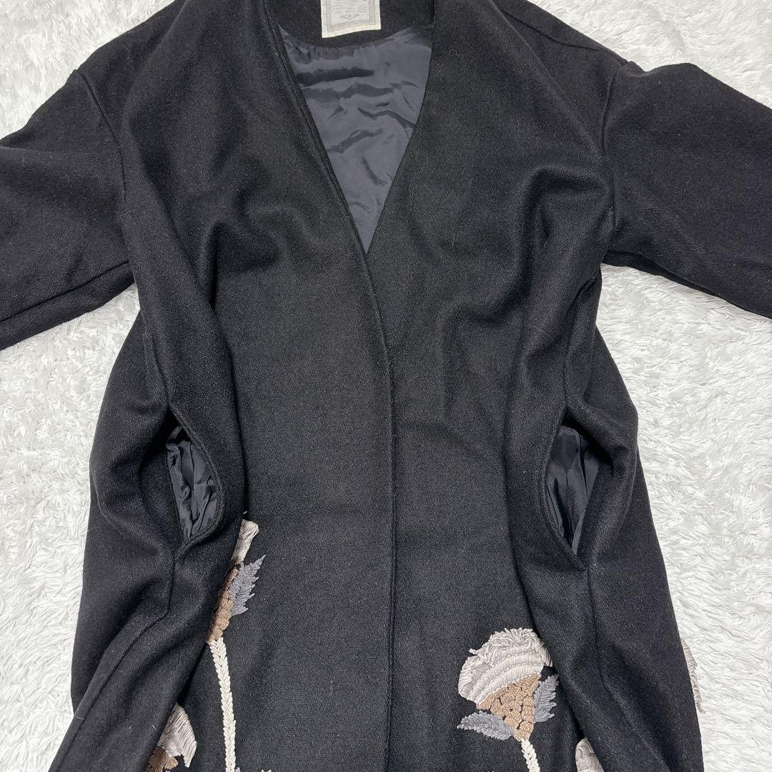 【BEARDSLEY】刺繡デザイン ノーカラーコート 黒 ウール混 size F