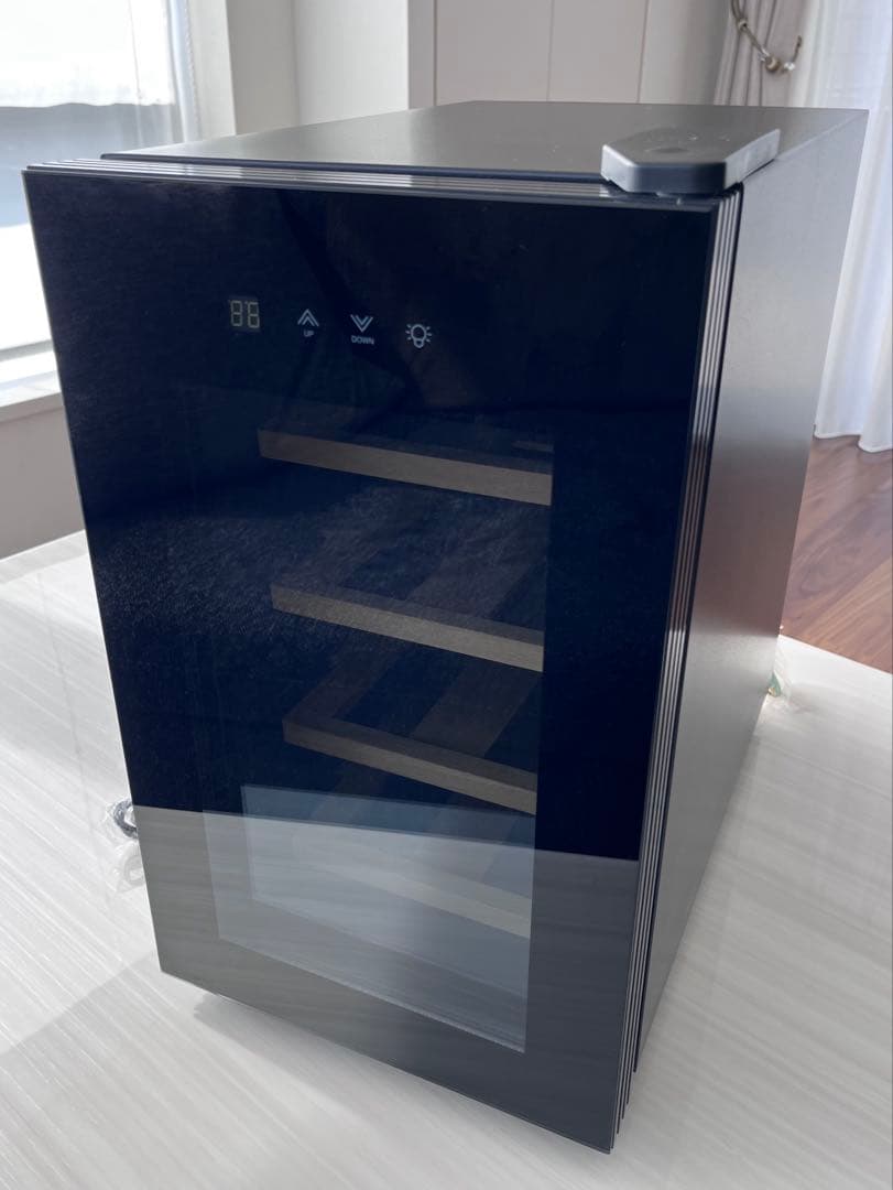 ワインセラー／8本収納／BWC-008P／ブラック／日本メーカー製ペルチェ採用