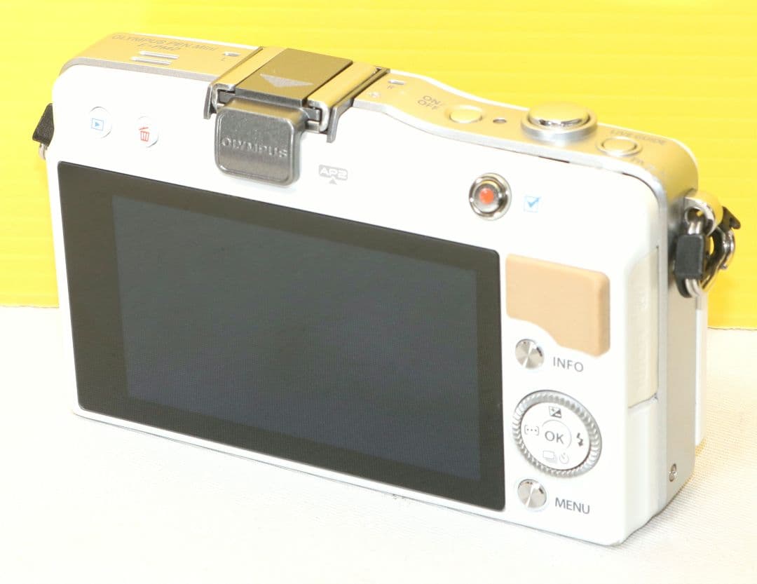 ⭐オリンパス E PM 2 ボディ⭐ホワイト 送料無料⭐