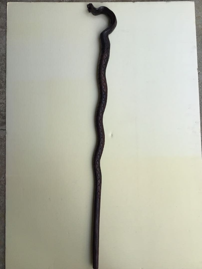 「SALE‼️」　杖 コブラ模り　木彫り [約H 98cm]