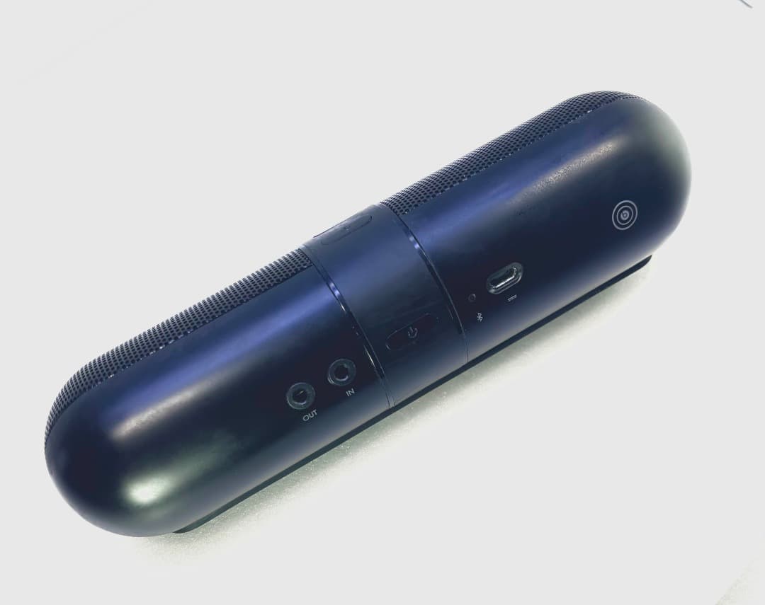 スピーカー・ウーファー Beats Pill 2.0 Bluetooth Speaker + Stand