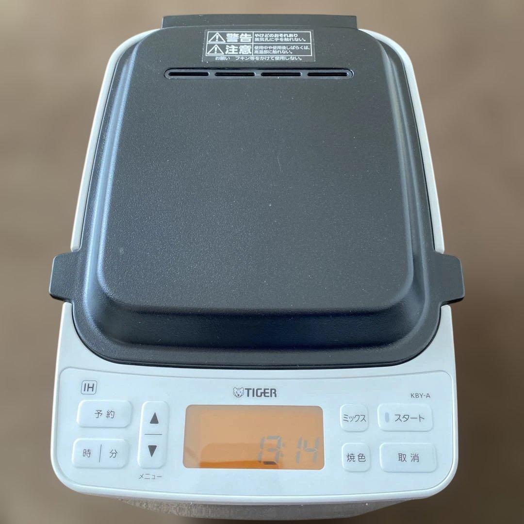 【美品】タイガー TIGER ホームベーカリー やきたて KBY-A100-W