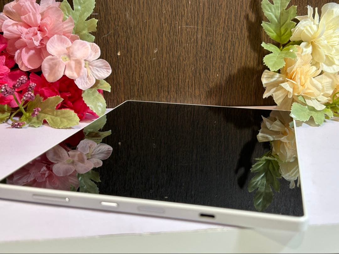 美品 タブレットd-tab d-51C 64GB ホワイト eSIM本体のみ