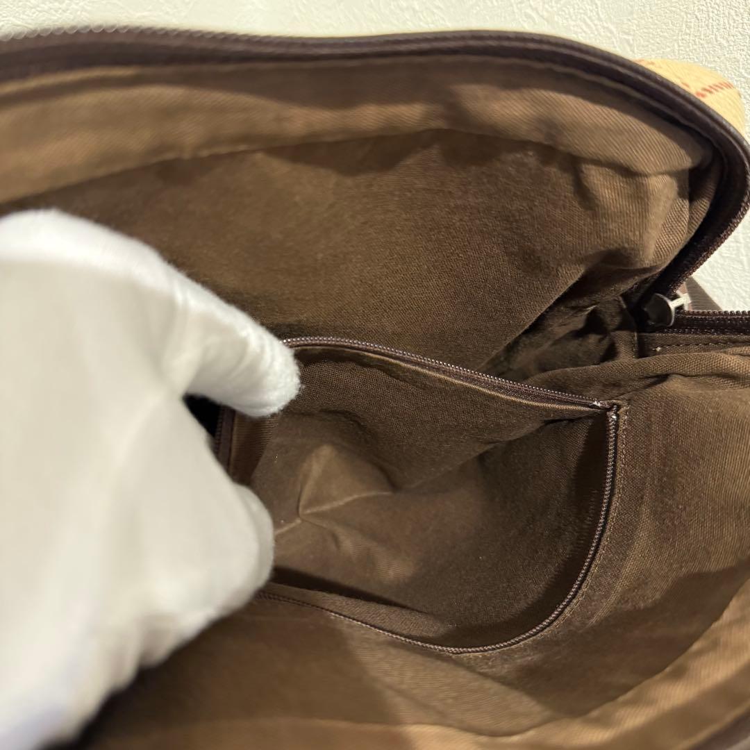 人気‼️バーバリー ノバチェック柄 ショルダーバッグ レザー 牛革 高品質 美品✨