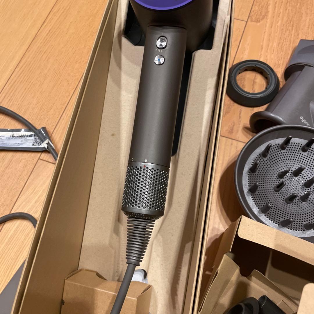 ダイソン dysonドライヤー hd08