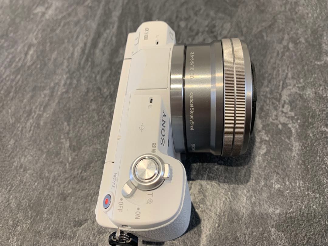(新品同様) SONY α5100 ホワイト ミラーレス一眼/望遠レンズ付き