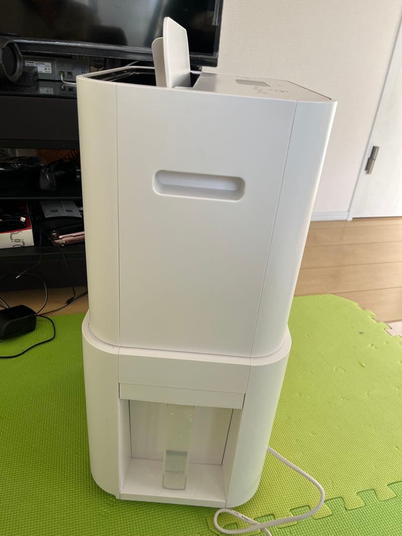 2022年製　アイリスオーヤマ　空気清浄機能付除湿機（PD-A140-W）