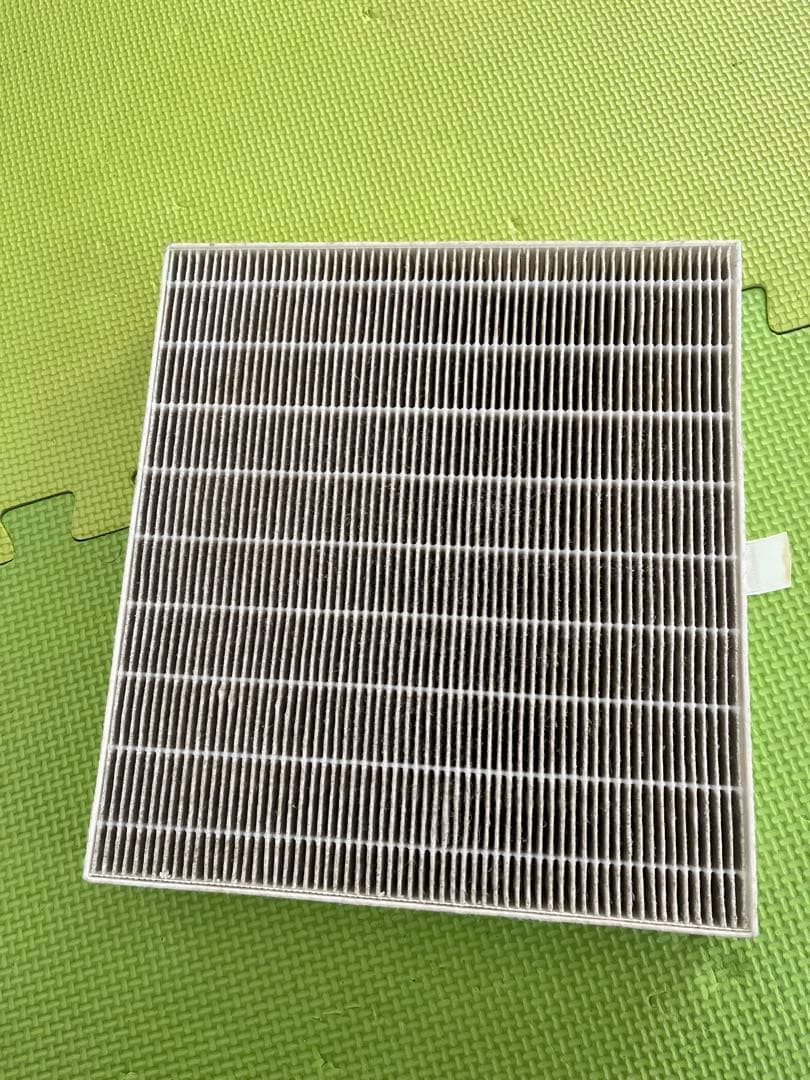 2022年製　アイリスオーヤマ　空気清浄機能付除湿機（PD-A140-W）