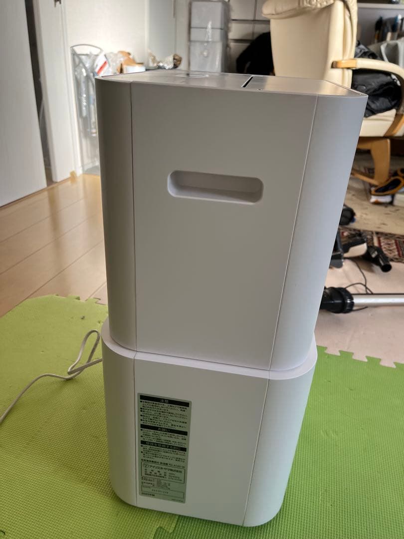 2022年製　アイリスオーヤマ　空気清浄機能付除湿機（PD-A140-W）