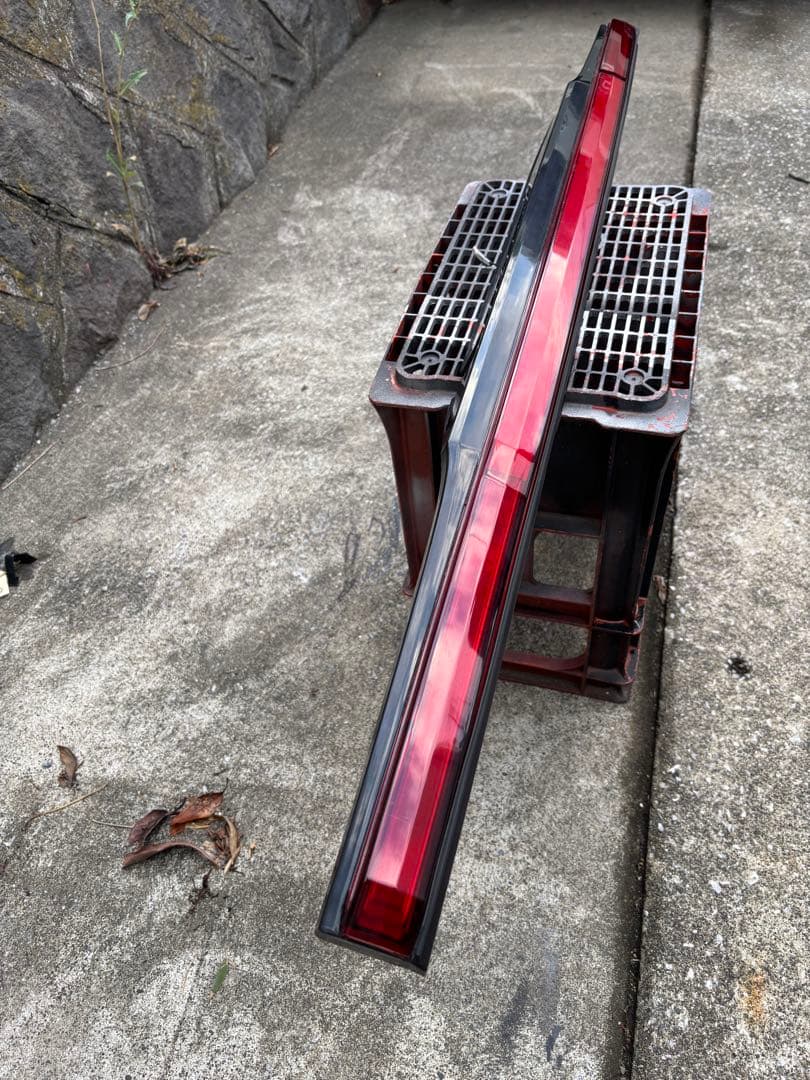 【希少】N-BOXカスタムJF1/JF2ファイバーLEDガーニッシュ