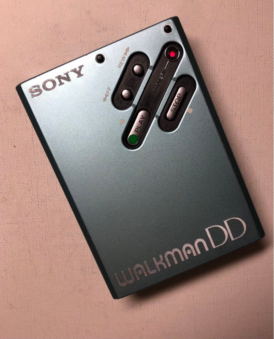 これ液漏復活？ワウフラ仕様通動くSONY WM-DDアナログガジェット、ブルーQ