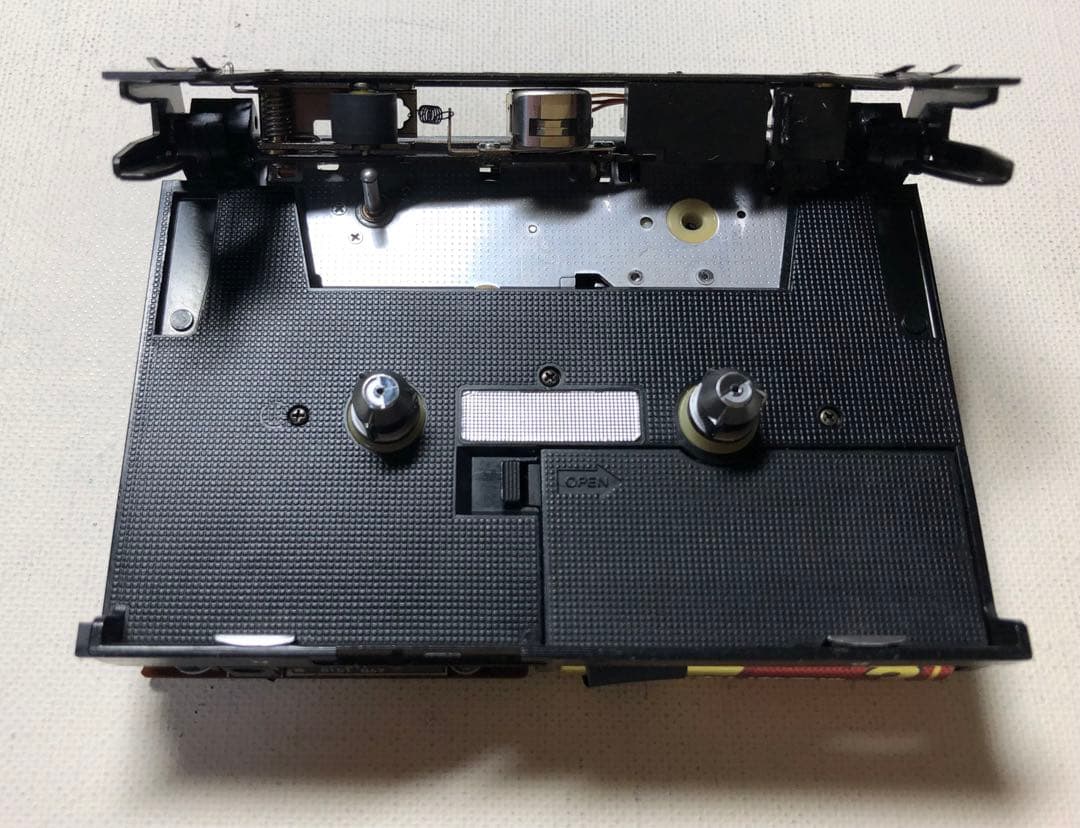 これ液漏復活？ワウフラ仕様通動くSONY WM-DDアナログガジェット、ブルーQ