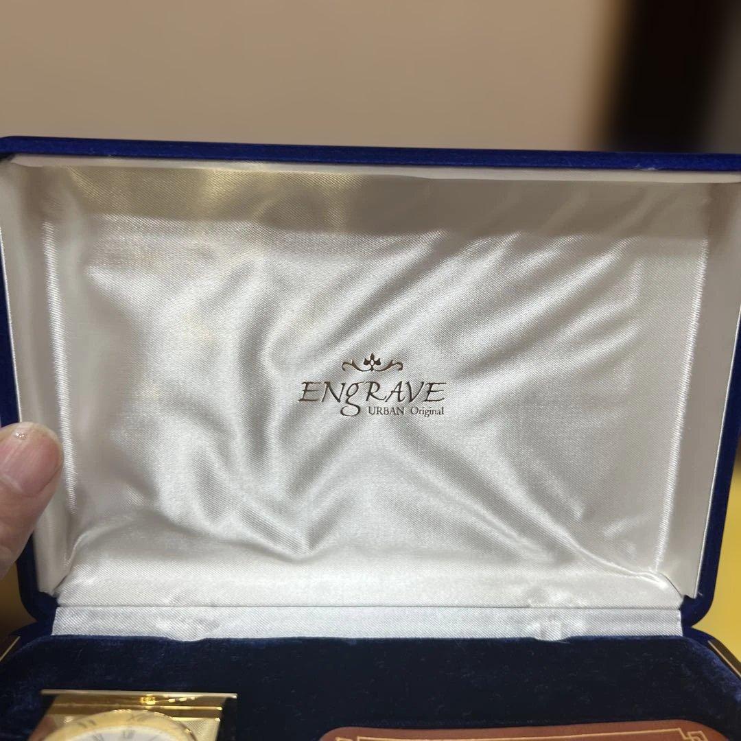 ENGRAVE ゴールドメタル 置時計　(純金メッキ) 140g