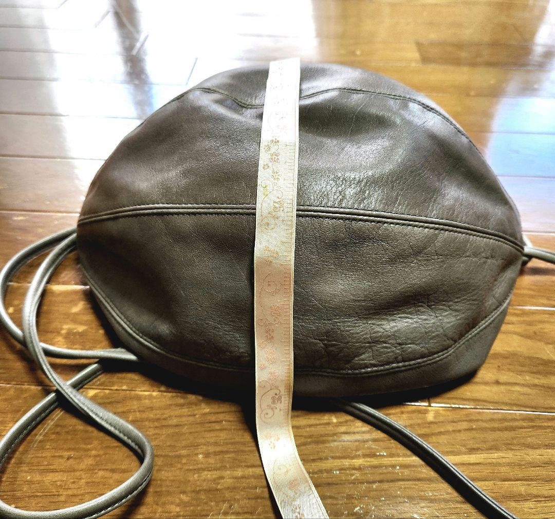 ヨーガンレール　ラグビーボールショルダーバッグ　グレージュ