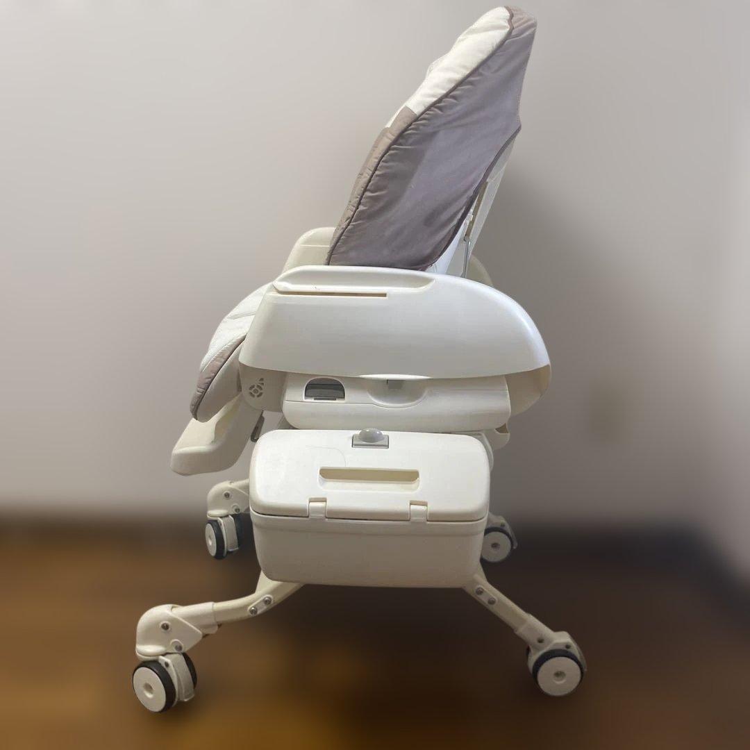 【美品】コンビ ネムリラ オートスウィング 電動 ベージュ/ホワイト