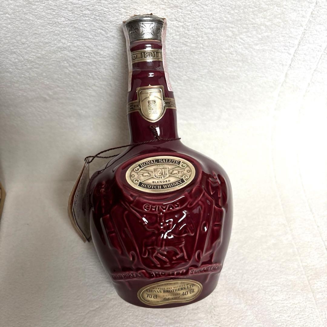 シーバス　ロイヤルサルート21年　陶器ボトル赤 巾着・箱付【古酒】