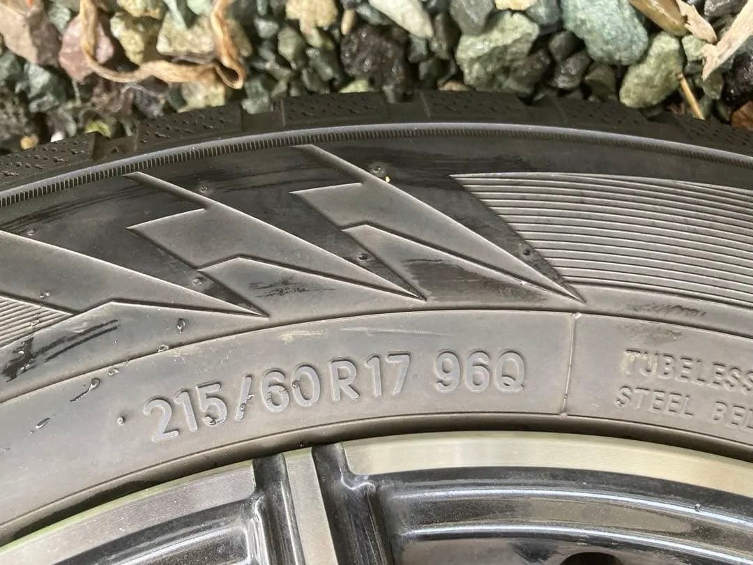 Junさん専用④格安出品TOYOトランパスTX 215/60R17アルファード等