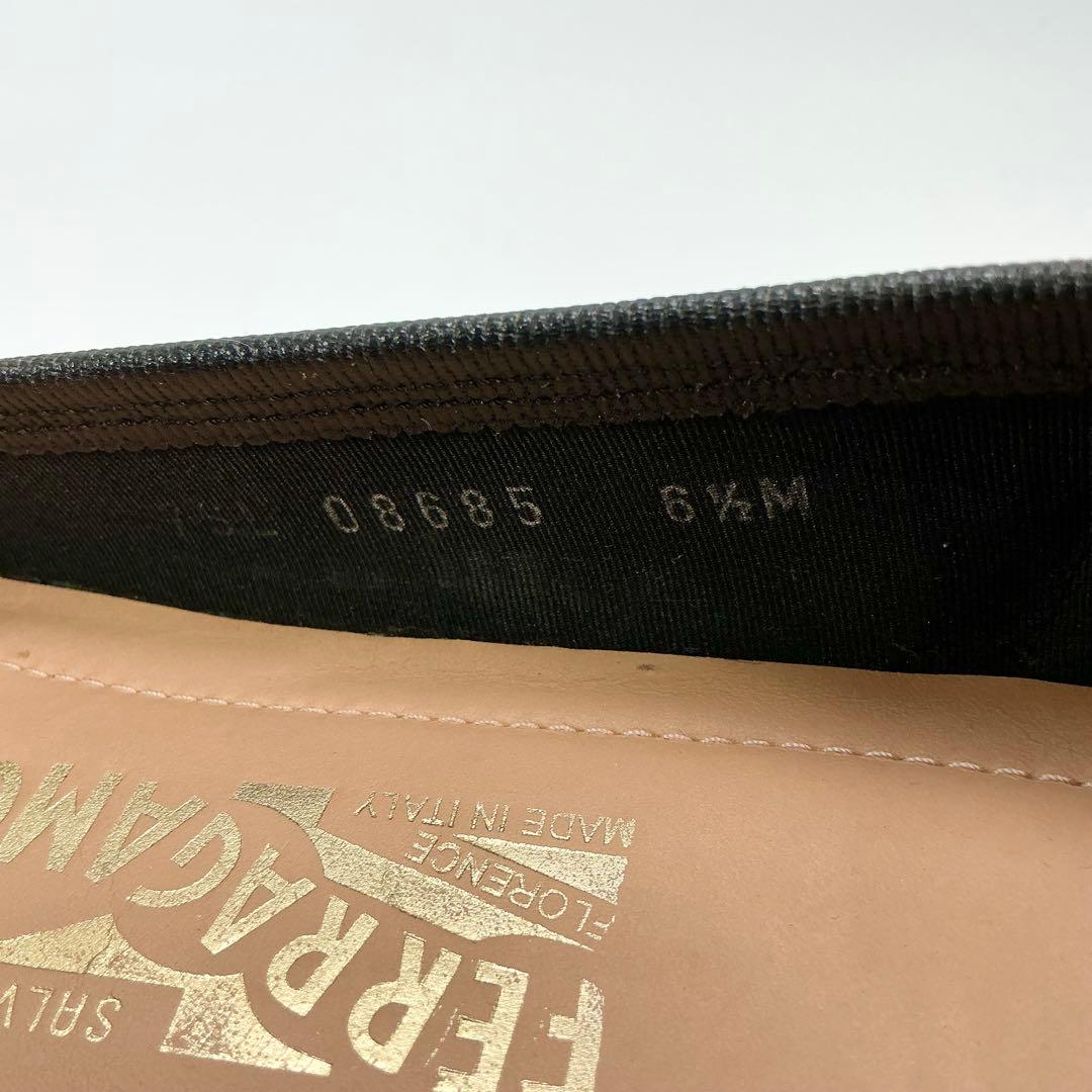 SALVATORE FERRAGAMO　フラットシューズ　ヴァラリボン　エナメル