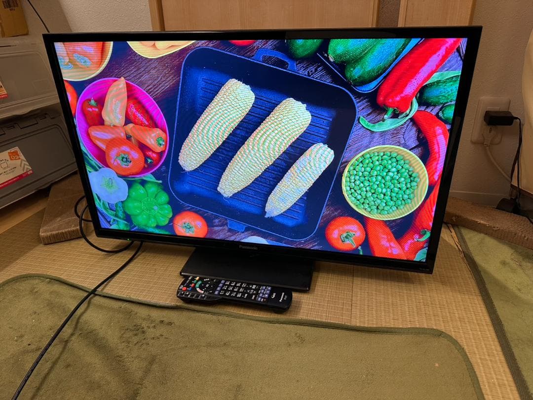 Panasonic　パナソニック 32型 テレビ TH-32J300HT 22年